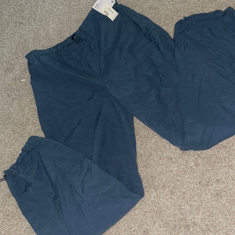NWT aero parachute joggers
